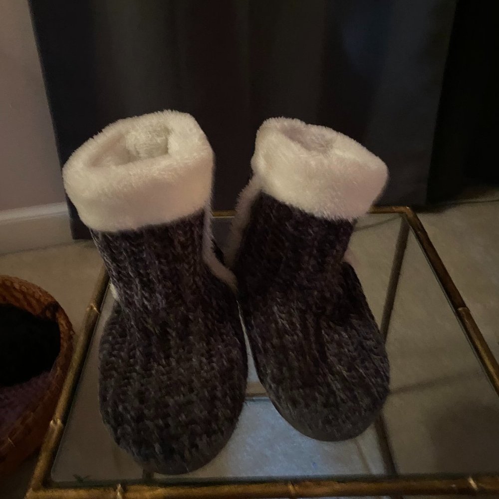House shoes/ slippers